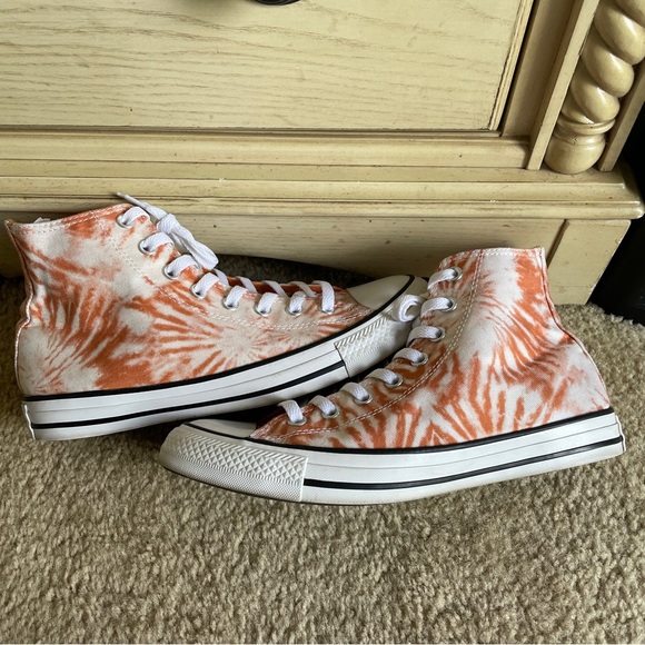 Orange Converse Chuck Taylor All Stars - Picture 4 of 9